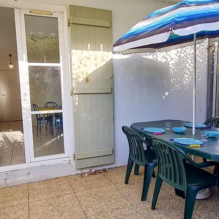 Dans Avec Piscine Apartament